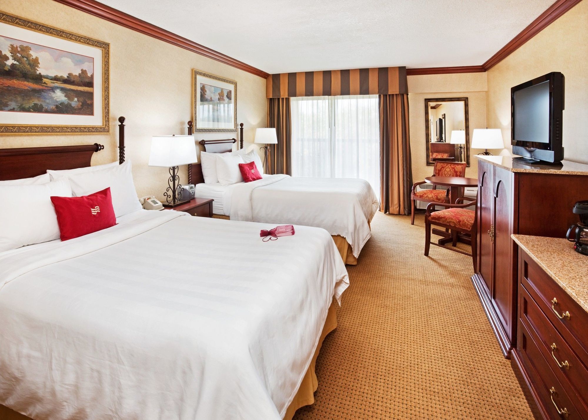 Crowne Plaza Resort Asheville By Ihg Екстер'єр фото
